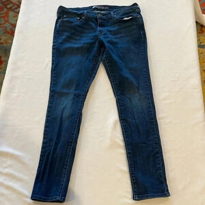 Levi’s women’s Slight Curve modern rise skinny jeans size‎ 14 / 32 EUC